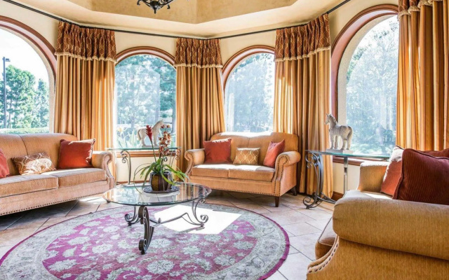 photo 2 of Laguna Hills Inn by Irvine Spectrum