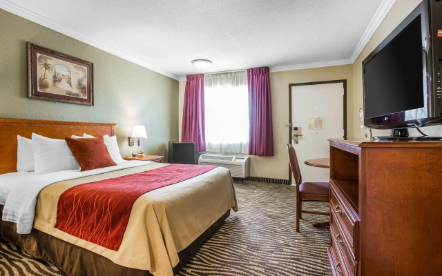 photo 4 of Laguna Hills Inn by Irvine Spectrum