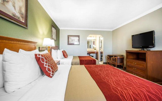 photo 5 of Laguna Hills Inn by Irvine Spectrum