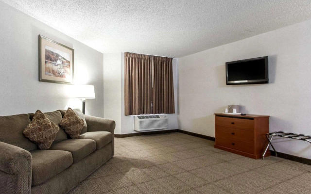 photo 2 of Comfort Inn at the Zoo