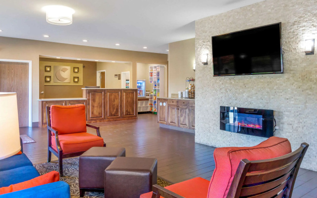 photo 2 of Comfort Inn Auburn - Seattle