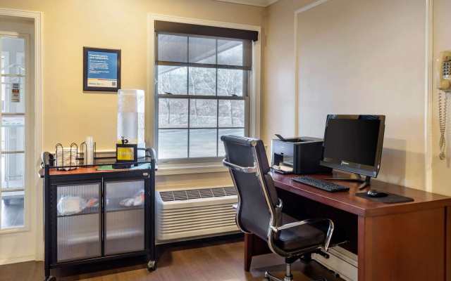 photo 3 of Comfort Inn Auburn - Worcester