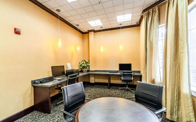 photo 2 of Comfort Inn Ballston