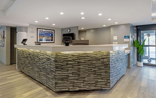 photo 2 of Clarion Hotel & Suites BWI Airport North