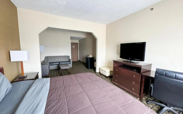 photo 4 of FairBridge Inn & Suites Batavia - Darien Amusement Park