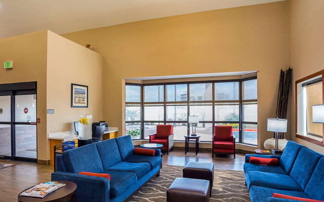 photo 4 of Comfort Inn University Area