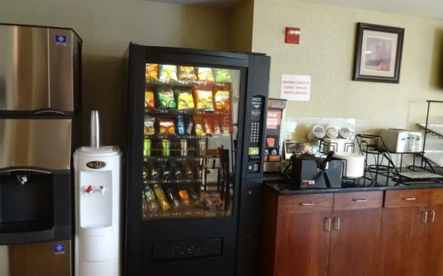 photo 4 of Comfort Inn Bellerose Queens