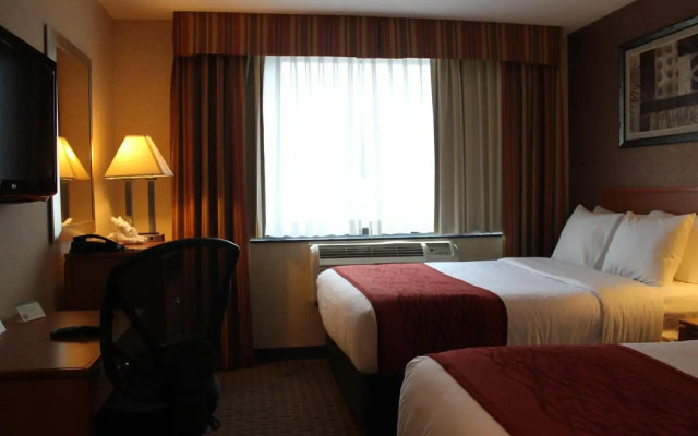 photo 2 of Bellerose Inn