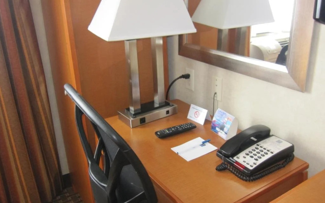 photo 3 of Bellerose Inn