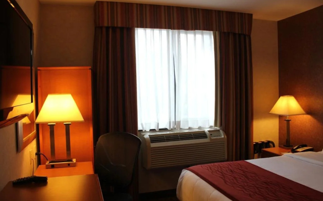 photo 4 of Bellerose Inn