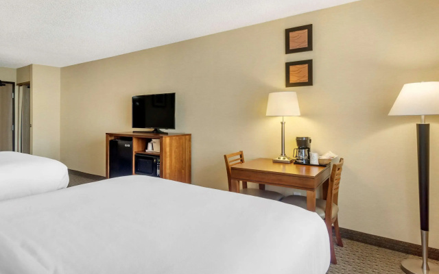 photo 4 of Comfort Inn & Suites Bothell - Seattle North