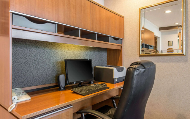 photo 4 of Quality Inn Burlington