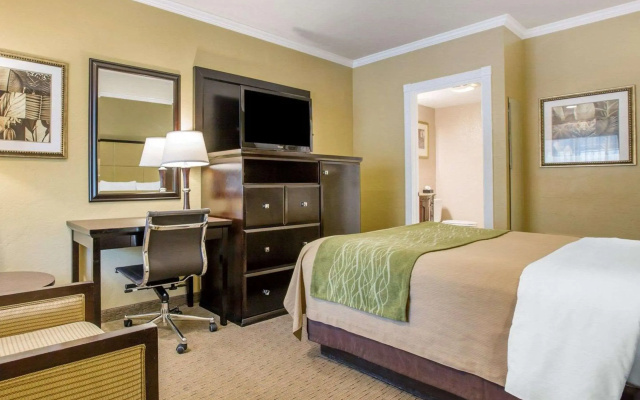 photo 3 of Comfort Inn Carmel By The Sea