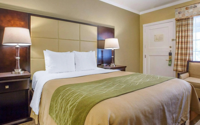 photo 4 of Comfort Inn Carmel By The Sea