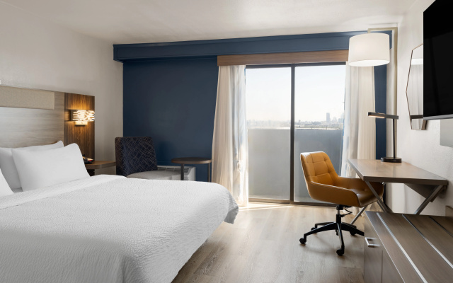 photo 4 of Holiday Inn Express Denver Central North by IHG