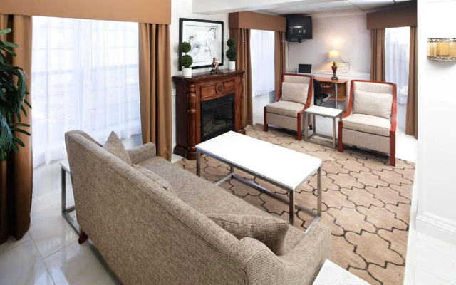 photo 4 of Red Lion Inn & Suites Auburn