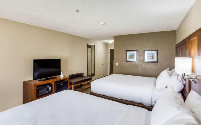 photo 4 of Comfort Inn Charleston South Charleston, WV