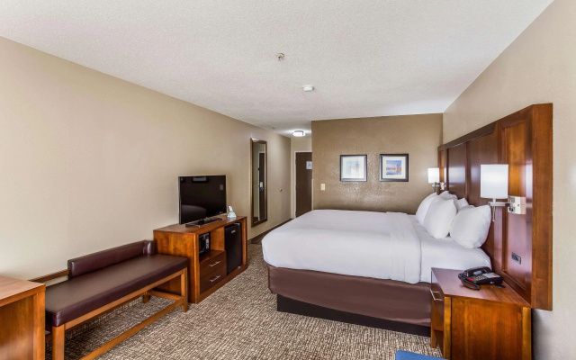 photo 5 of Comfort Inn Charleston South Charleston, WV