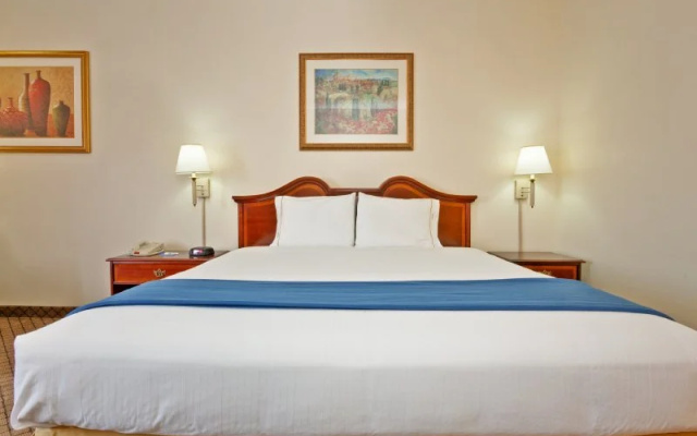 photo 5 of Comfort Inn Clarksville (ex.holiday Inn Express Clarksville)