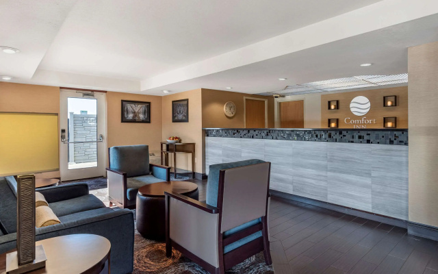 photo 2 of Comfort Inn Troutdale - Portland East
