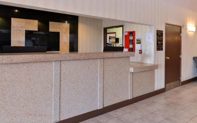 photo 2 of SYLO Hotel Denver Airport, a Ramada by Wyndham