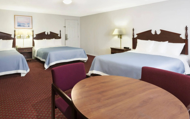 photo 4 of SYLO Hotel Denver Airport, a Ramada by Wyndham