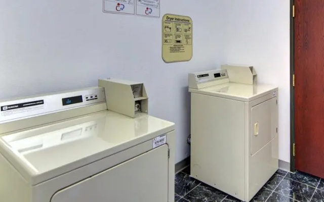 photo 2 of Quality Inn & Suites DFW Airport South