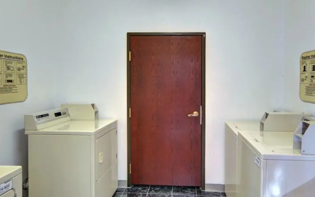 photo 3 of Quality Inn & Suites DFW Airport South