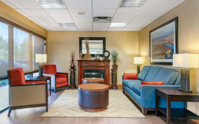 photo 3 of Comfort Inn Chattanooga Downtown Southside