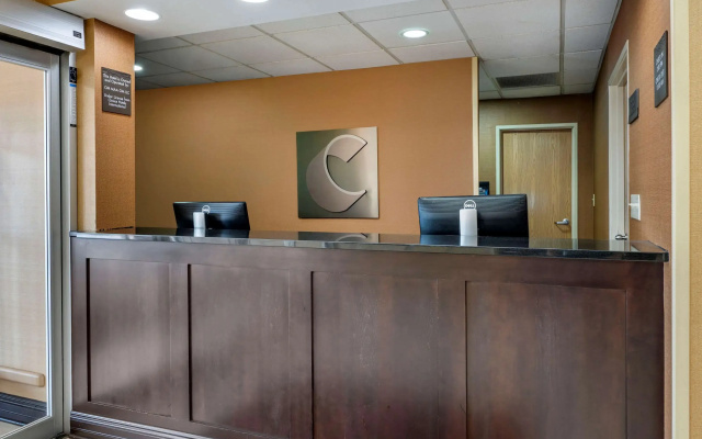photo 2 of Comfort Inn Indianapolis East