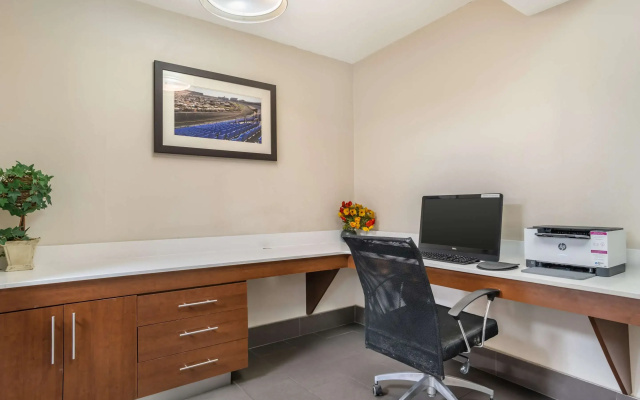 photo 4 of Comfort Inn Charlotte Airport Uptown