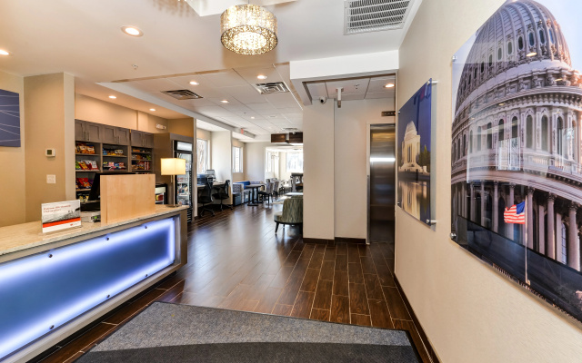 photo 2 of Holiday Inn Express Washington DC N-Silver Spring by IHG