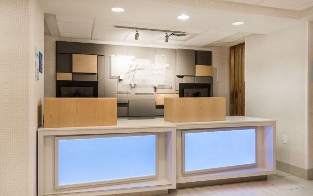 photo 4 of Holiday Inn Express Lorton by IHG
