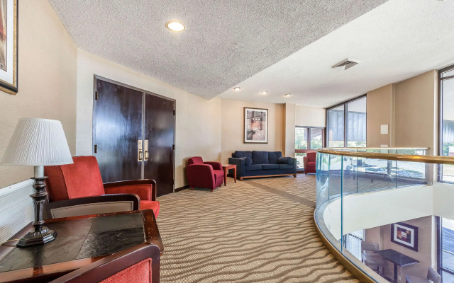 photo 3 of Comfort Inn Hall of Fame