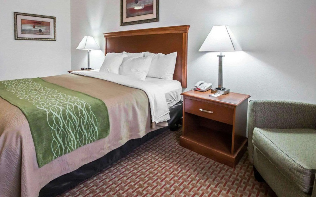 photo 3 of Comfort Inn Hebron-Lowell Area