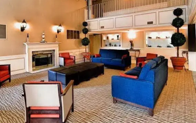 photo 2 of Comfort Inn Historic Area