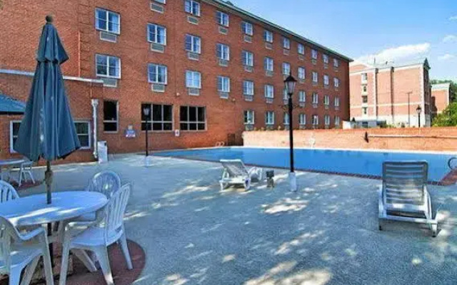 photo 5 of Comfort Inn Historic Area