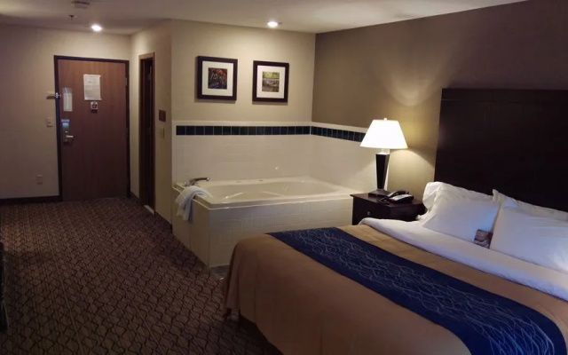 photo 3 of Comfort Inn Huntington