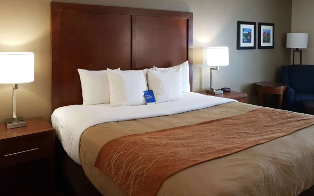photo 5 of Comfort Inn I-10 West at 51st Ave