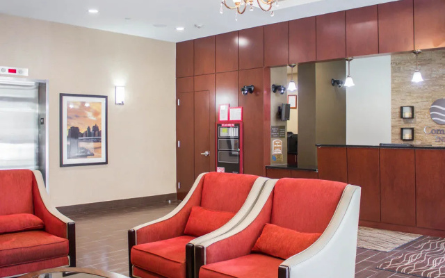 photo 2 of Comfort Inn Jamaica