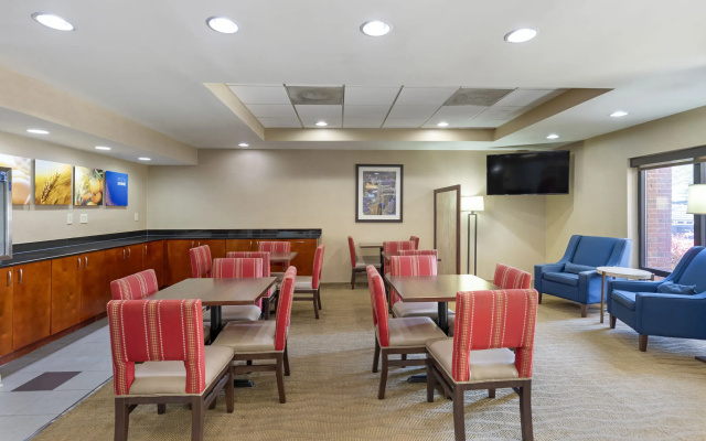 photo 2 of Comfort Inn Kennesaw