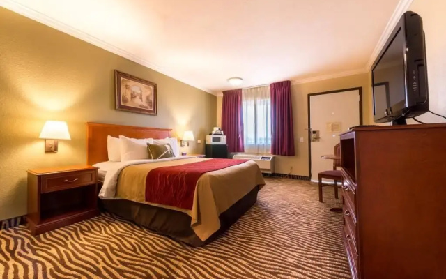 photo 5 of Comfort Inn Laguna Hills at Irvine Spectrum