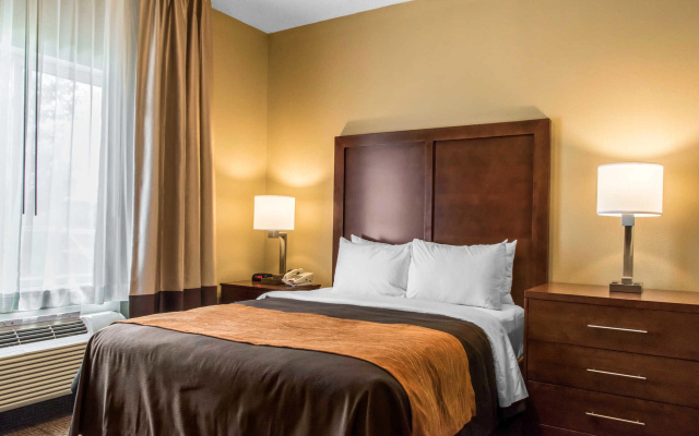 photo 2 of Comfort Inn Columbia Lancaster