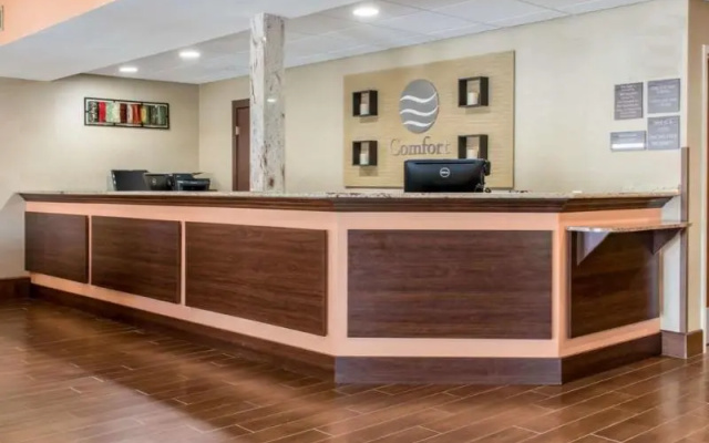 photo 2 of Comfort Inn Lancaster Rockvale Outlets