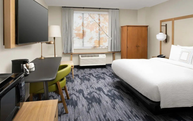 photo 3 of Fairfield Inn & Suites by Marriott Alexandria Landmark