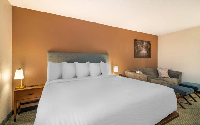 photo 4 of The Clocktower Hotel Latham - North Albany, an Ascend Collection Hotel