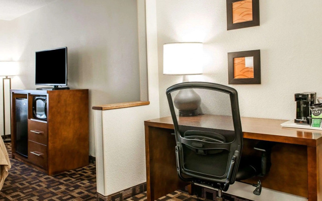 photo 3 of Comfort Inn Marion