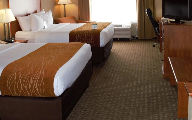 photo 3 of Comfort Inn & Suites Marion I-57