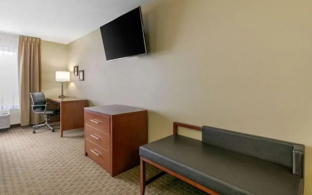 photo 5 of Comfort Inn & Suites Marion I-57