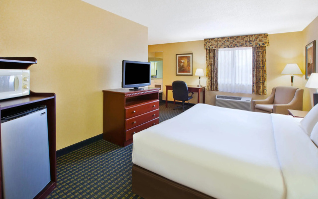 photo 3 of Quality Inn Marshall near I-69